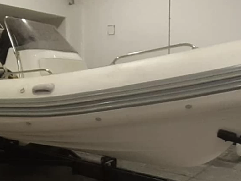 Wynajem Łódż półsztywna w Baden - Brig Eagle 650 H