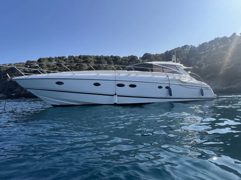 Wynajmij Luksusowy jacht z lub bez skippera Princess w Roses