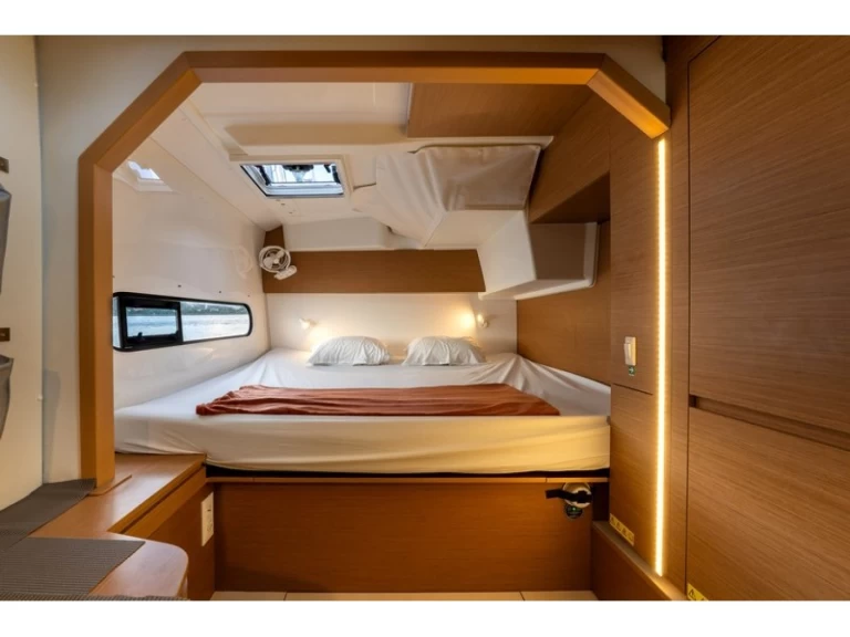 Excess Excess 11 (Owners Version) między profesjonalistami a osobami prywatnymi w Papeete