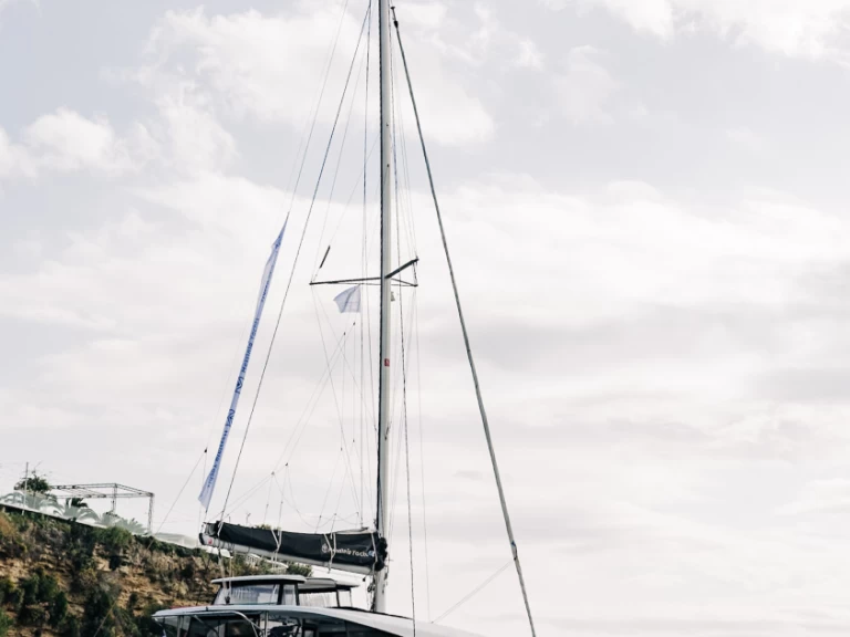 Lagoon Lagoon 42 między profesjonalistami a osobami prywatnymi w Kalamata