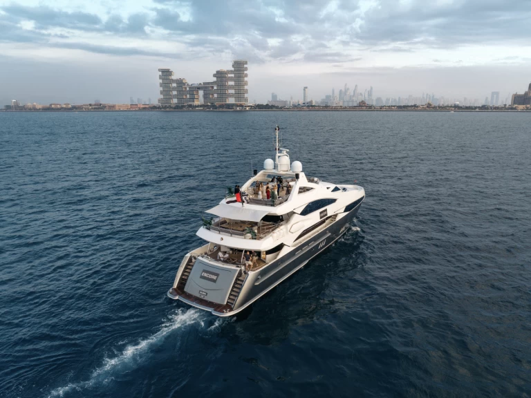 Wynajem Luksusowy jacht w Dubaï harbour - Sunseeker Encore