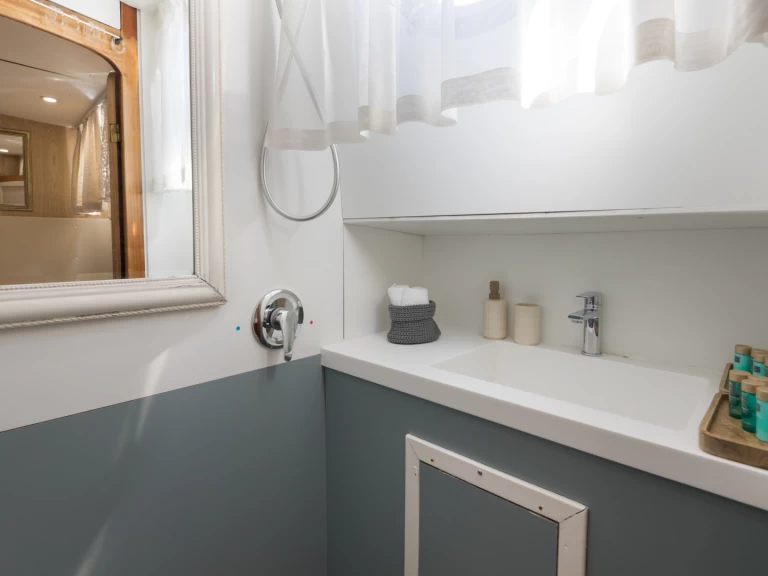  Gulet między profesjonalistami a osobami prywatnymi w Split