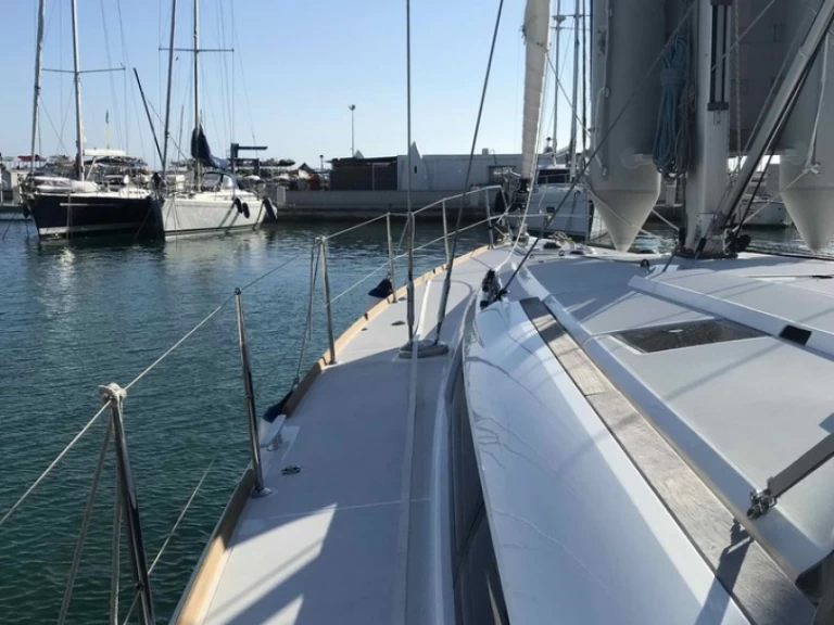 Jeanneau Sun Odyssey 519 między profesjonalistami a osobami prywatnymi w Mykonos (wyspa)
