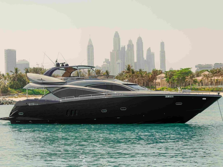 Wynajem łodzi Dubai Marina tanio Yacht 82