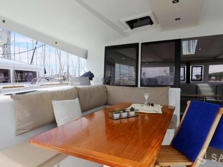 Katamaran do wynajmu w Roses w najlepszej cenie