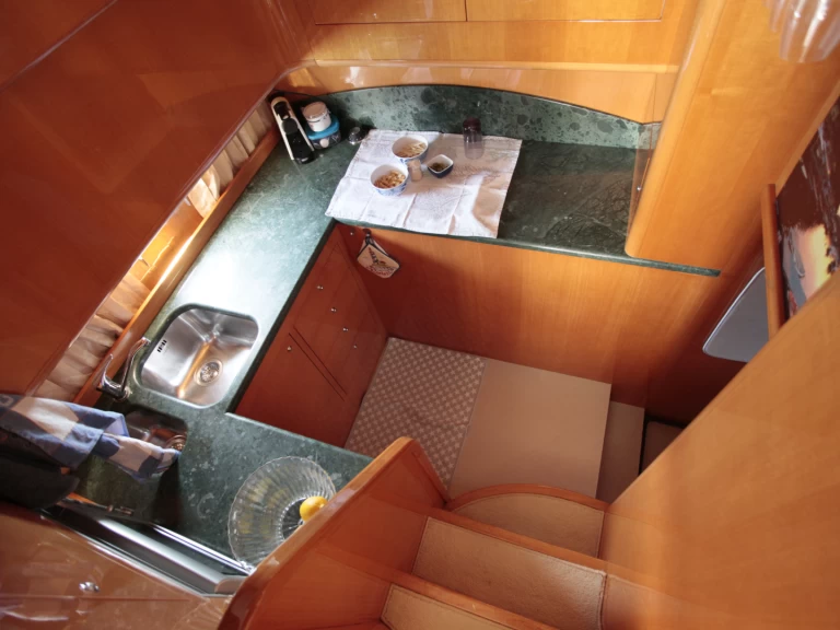 Wynajem łodzi Uniesse 55My Fly w Salivoli na SamBoat 