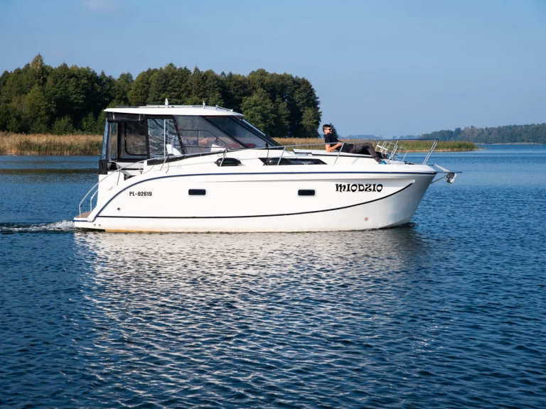 Wynajem Barka w Ogonki - Futura 860