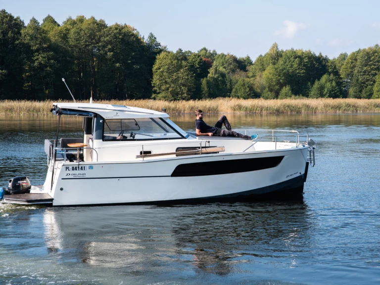 Wynajem Motorówka w Ogonki - nautika 830