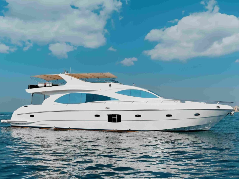 Majesty Yachts 92 między profesjonalistami a osobami prywatnymi w Dubai Marina