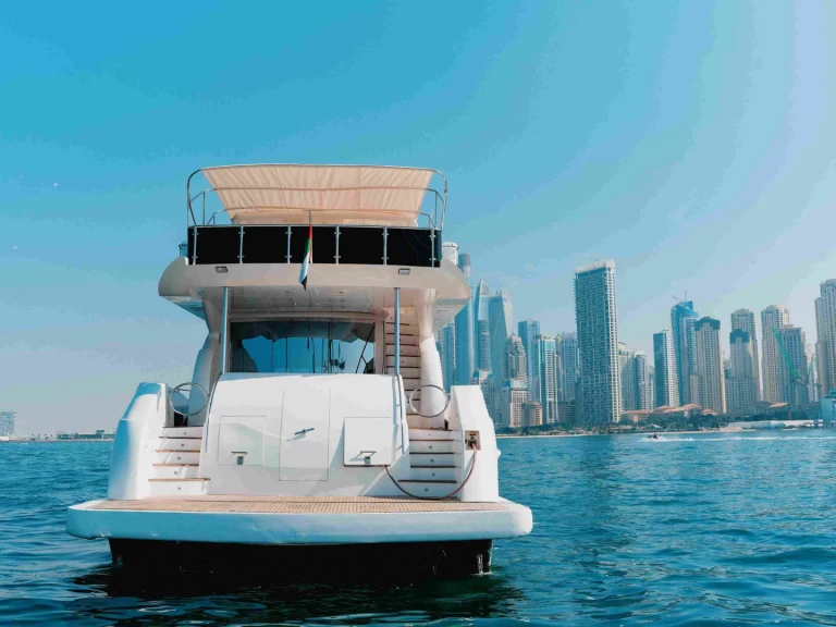 Wynajmij Majesty Yachts 92 w Dubai Marina