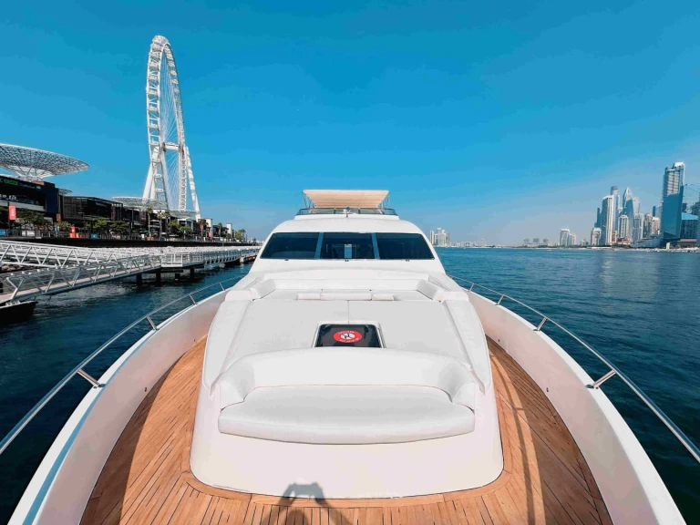 Wynajem Luksusowy jacht w Dubai Marina - Majesty Yachts 92