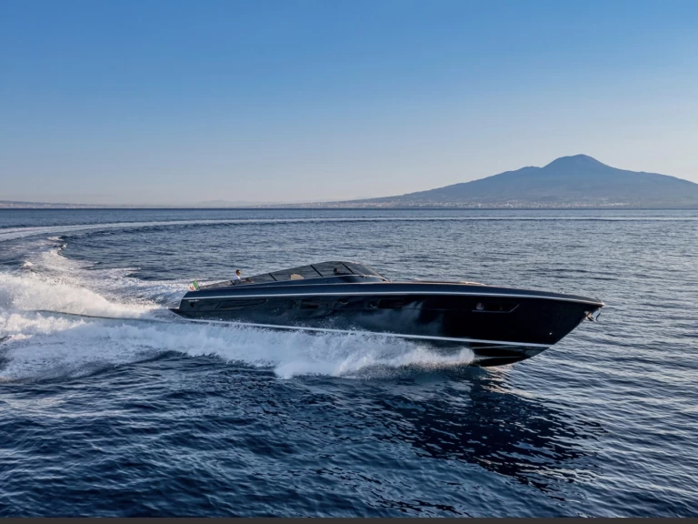 Itama 62RS między profesjonalistami a osobami prywatnymi w Toúrlos