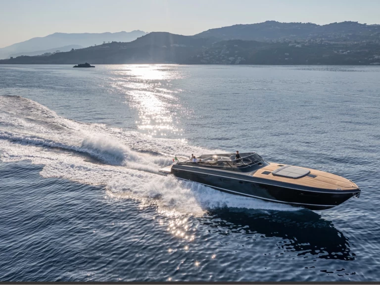 Wynajmij Itama 62RS w Toúrlos