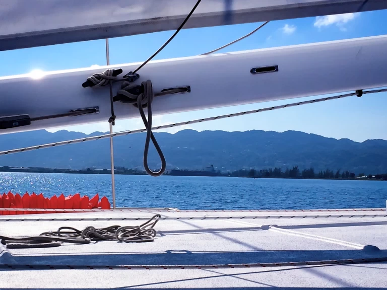 Wynajmij Katamaran z lub bez skippera Custom w Montego Bay