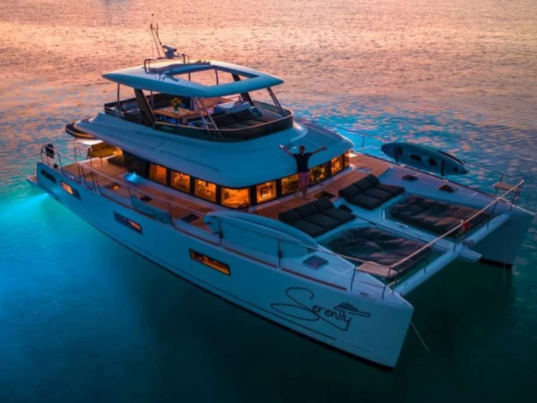 Lagoon SERENITY VII między profesjonalistami a osobami prywatnymi w Nassau