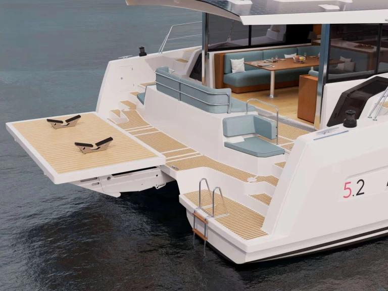 Catana KOS 52.CAT1 między profesjonalistami a osobami prywatnymi w Alimos