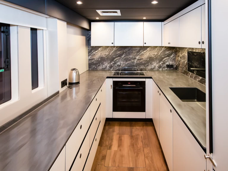 Wynajem łodzi Rogoznica tanio Sunreef 60 (23)