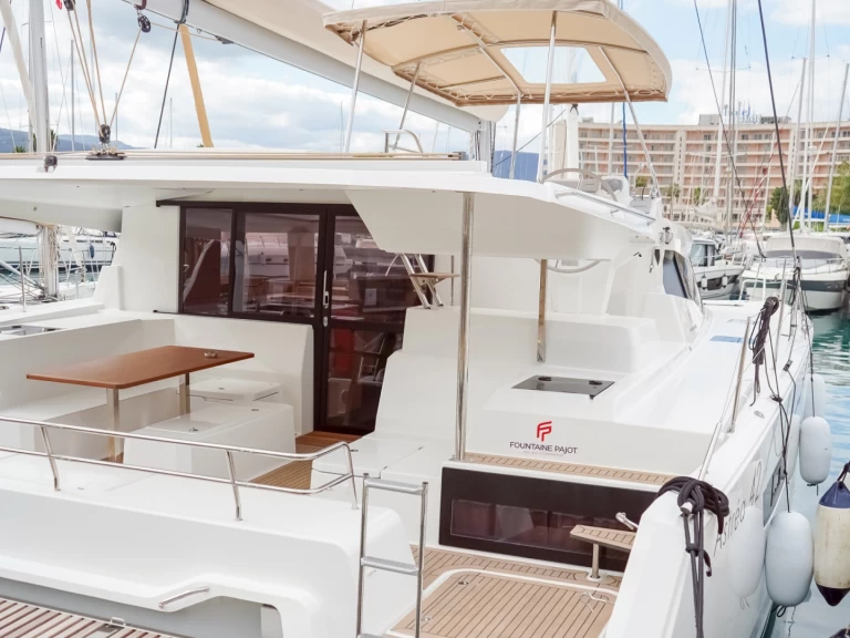 Wynajem Katamaran w Furnari - Fountaine Pajot Astrea 42