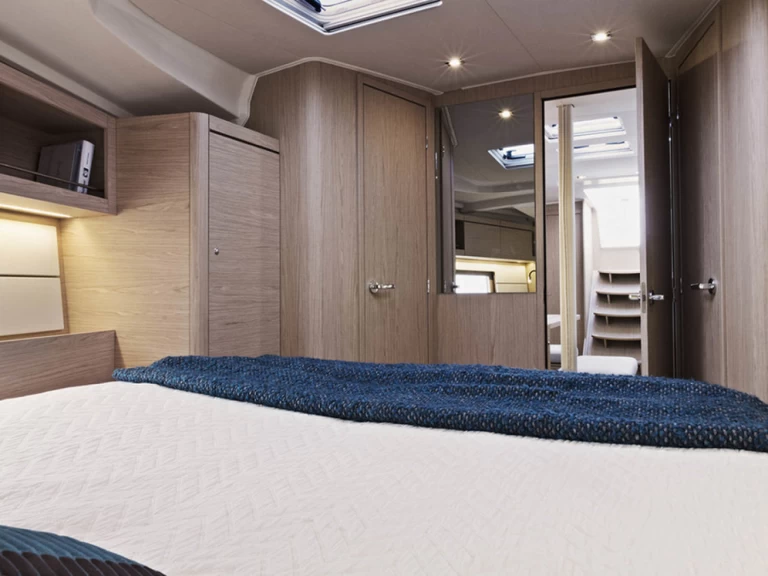 Bénéteau Oceanis 461 między profesjonalistami a osobami prywatnymi w Road Town