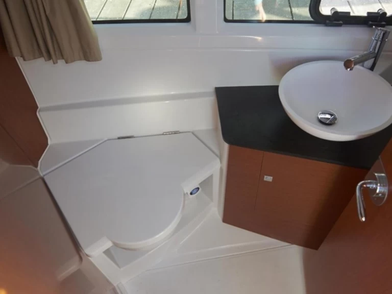 Jeanneau Merry Fisher 895 Offshore między profesjonalistami a osobami prywatnymi w Barth