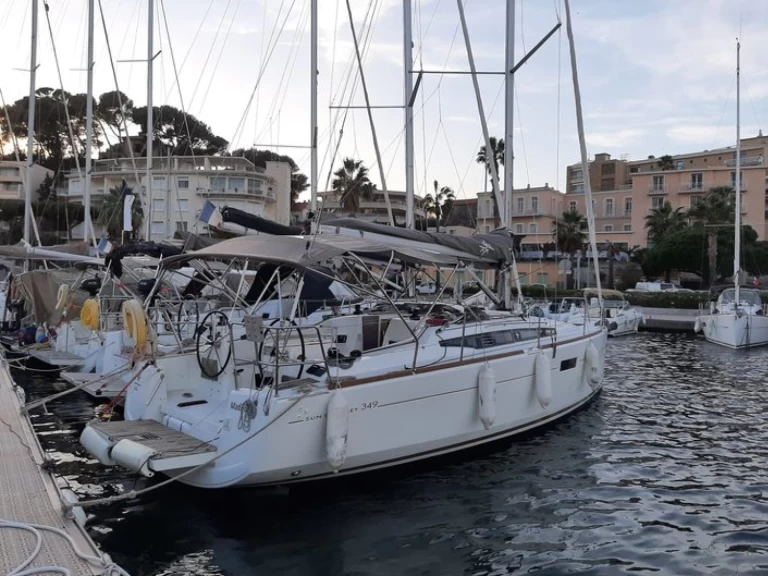 Wynajem łodzi Jeanneau Sun Odyssey 349 w Toulon na SamBoat 