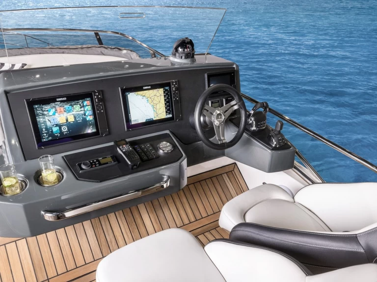 Wynajem Motorówka Bavaria z patentem 