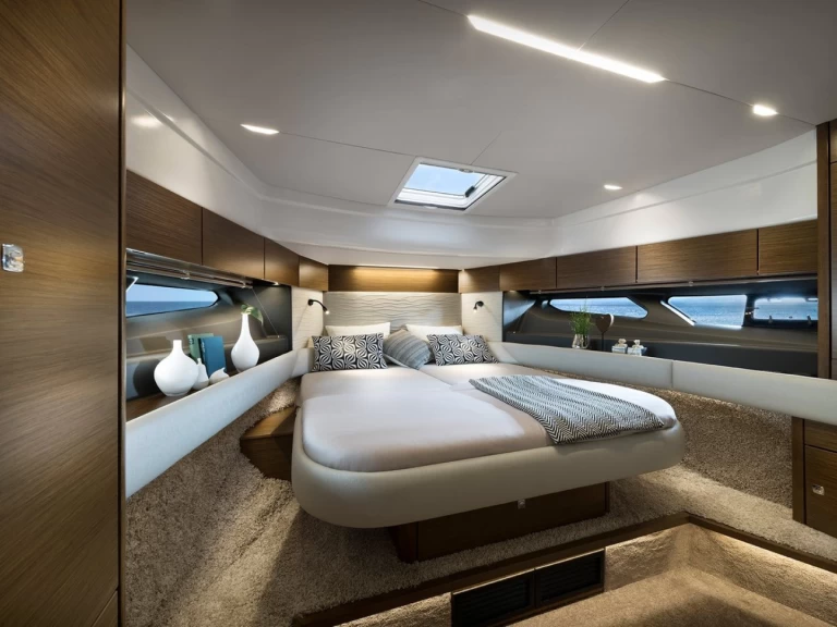 Bavaria Bavaria R55 między profesjonalistami a osobami prywatnymi w Donji Seget