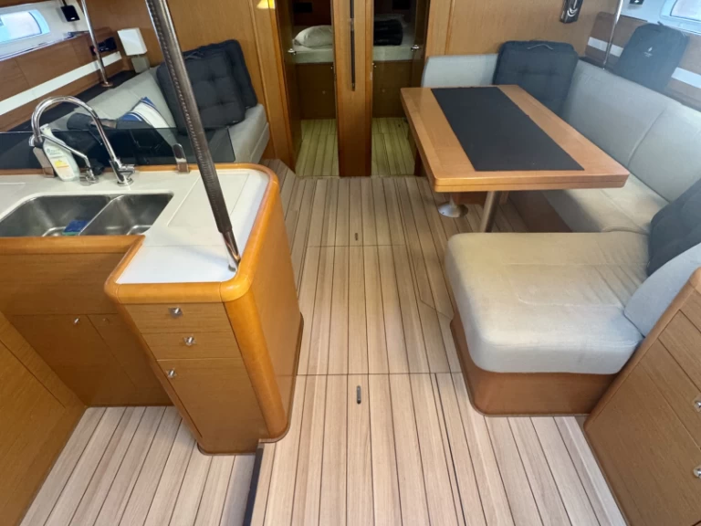 Wynajmij Żaglowiec z lub bez skippera Jeanneau w Dubrownik