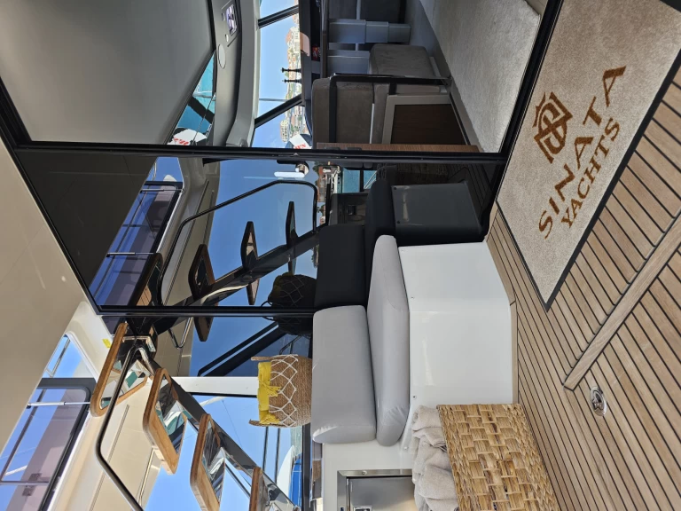 Wynajem Motorówka Prestige z patentem 