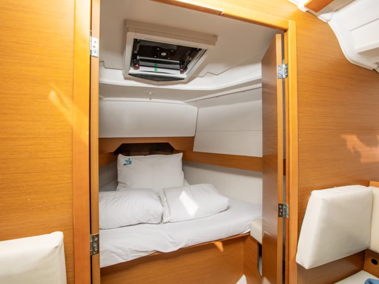 Jeanneau Sun Odyssey 349 między profesjonalistami a osobami prywatnymi w Punat