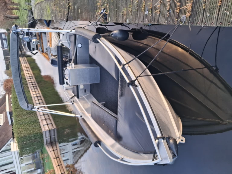 Wynajem Motorówka w Vinkeveen - qwest r500