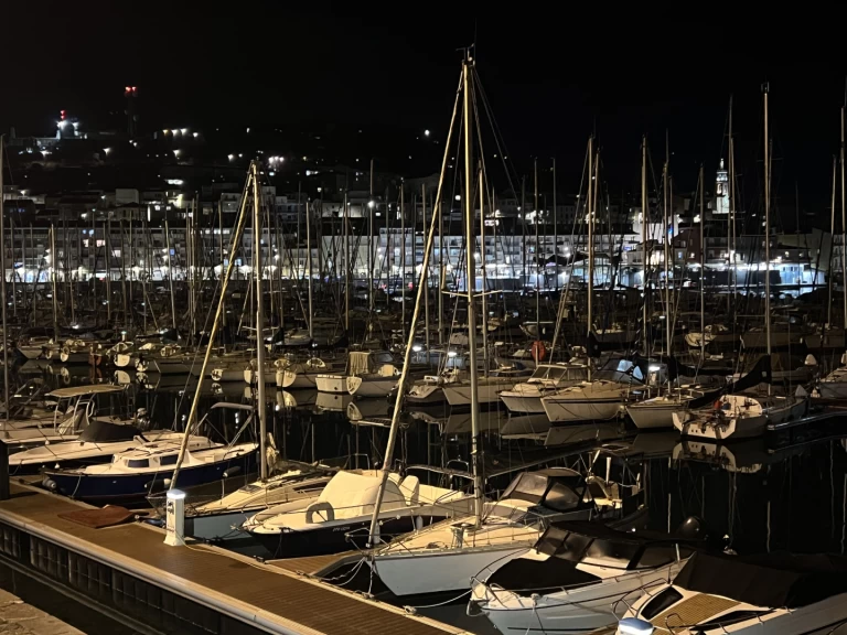 Jeanneau Sangria między profesjonalistami a osobami prywatnymi w Sète