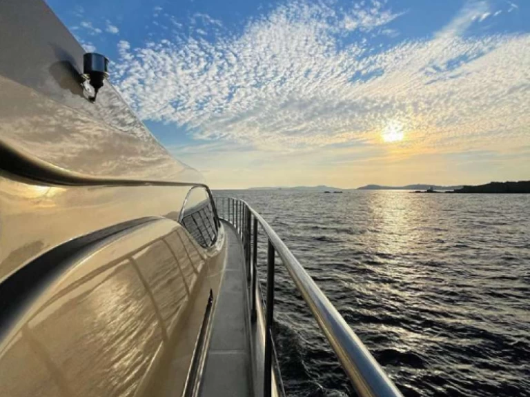 Wynajem łodzi Mykonos (City) tanio Leopard 24