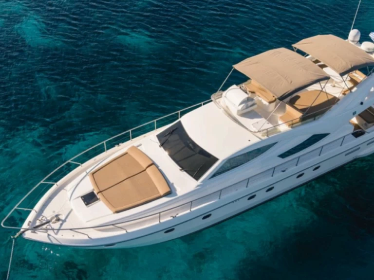 Ferretti Ferretti 62 między profesjonalistami a osobami prywatnymi w Mykonos (City)
