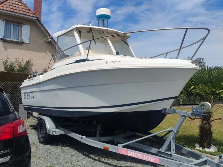 Jeanneau Merry Fisher 580 HB między profesjonalistami a osobami prywatnymi w Francja