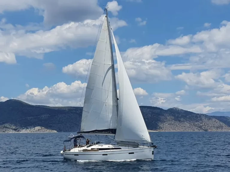 Wynajem łodzi Bavaria Bavaria 37 w Agía Effimía na SamBoat 