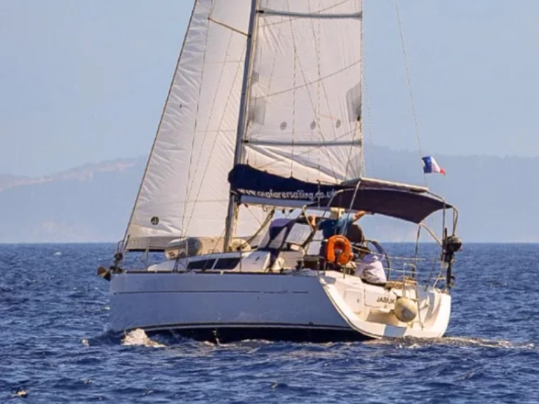Wynajem Żaglowiec w Agía Effimía - Jeanneau Sun Odyssey 33i