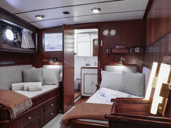 Wynajem Motorówka w Castellammare di Stabia -  Pacific Class 85