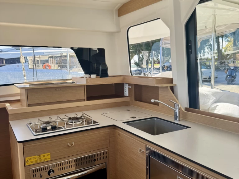 Wynajem Katamaran Excess z patentem 