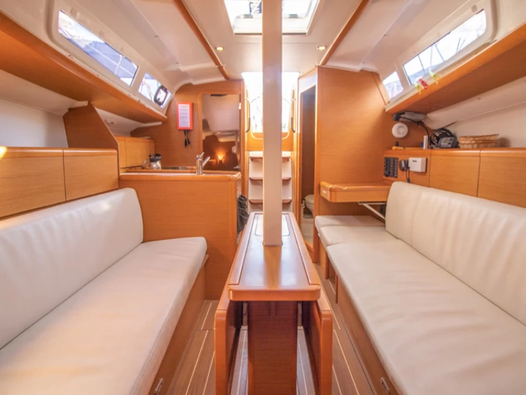 Wynajem łodzi Agía Effimía tanio Sun Odyssey 33i