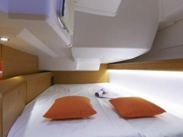 Wynajmij Żaglowiec z lub bez skippera Jeanneau w Donji Seget