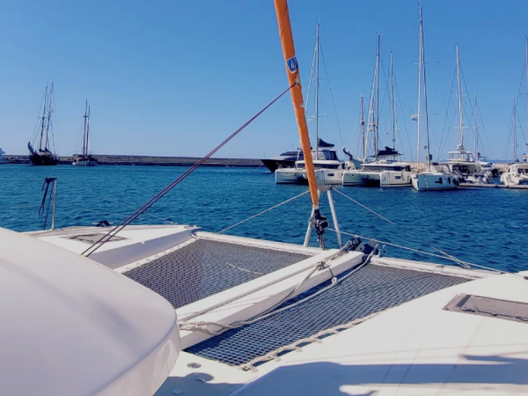 Wynajem łodzi Alimos tanio Excess 11