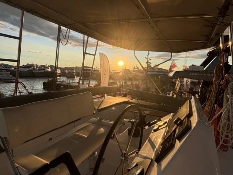 Wynajem Katamaran Dufour z patentem 