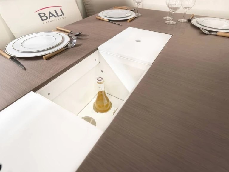 Wynajem Katamaran Bali z patentem 