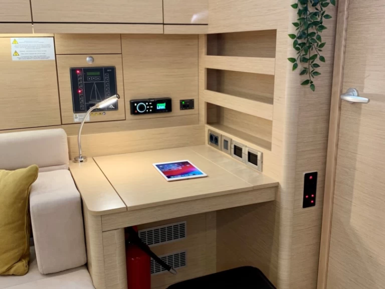 Wynajem Żaglowiec Hanse z patentem 