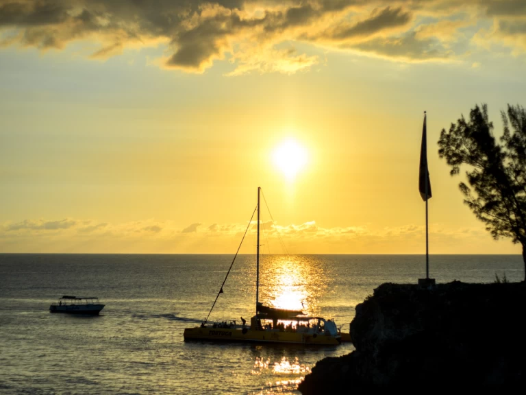 Custom Custom między profesjonalistami a osobami prywatnymi w Ocho Rios