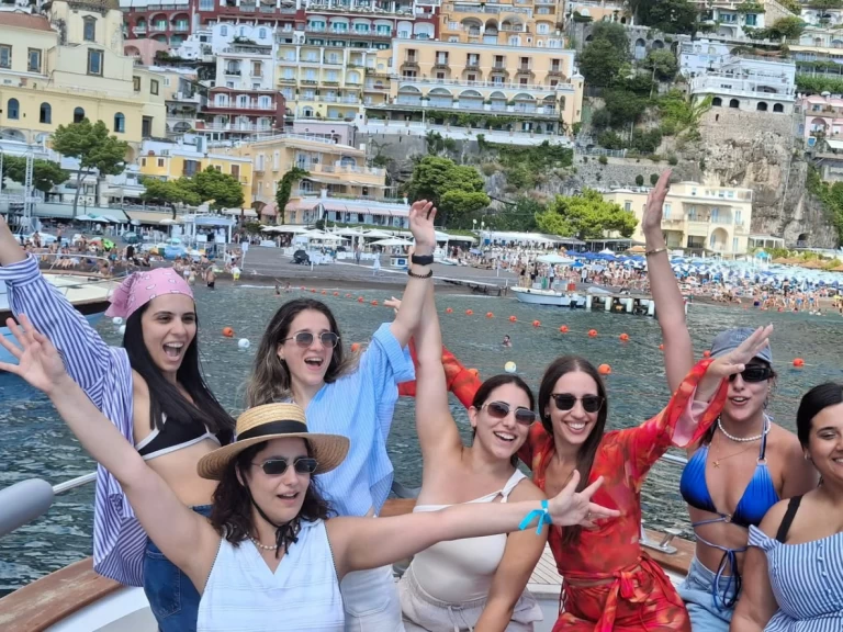 Wynajem Motorówka Tirrenia z patentem 