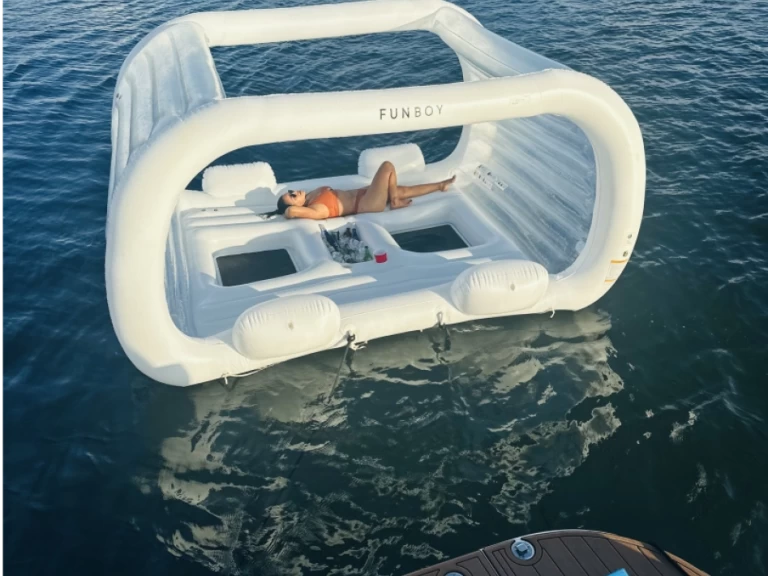 Wynajem łodzi Sea Ray 450 express bridge w West Palm Beach na SamBoat 