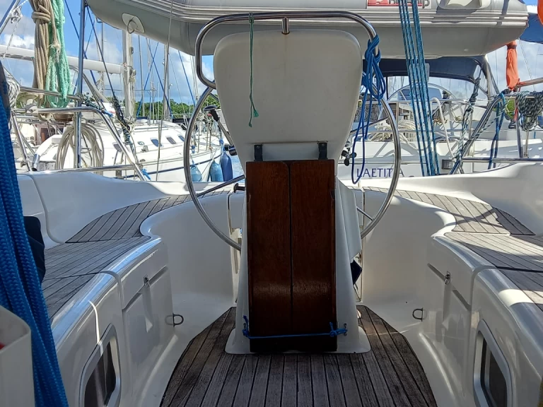 Wynajem Żaglowiec Bavaria z patentem 