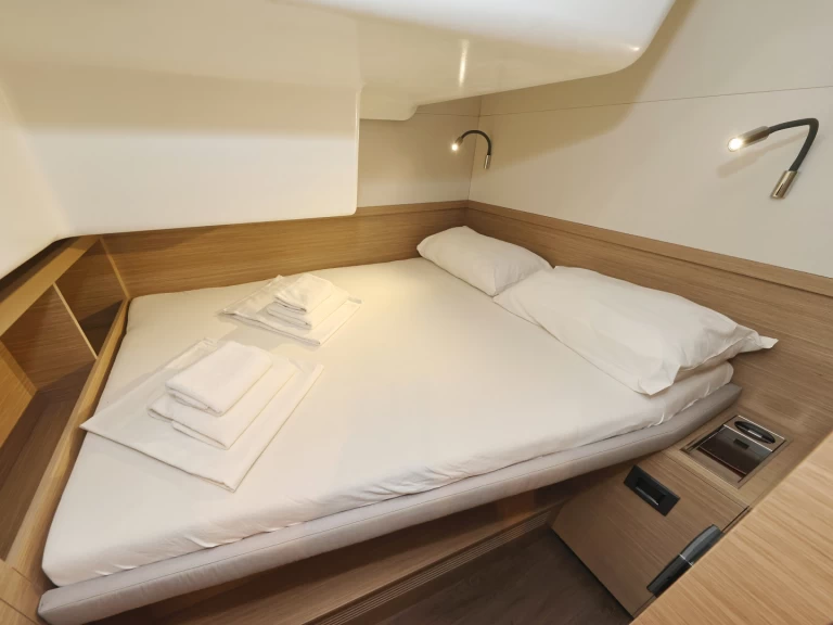 Wynajmij Lagoon Lagoon 51 - 6 cabins/4heads w Sukosan